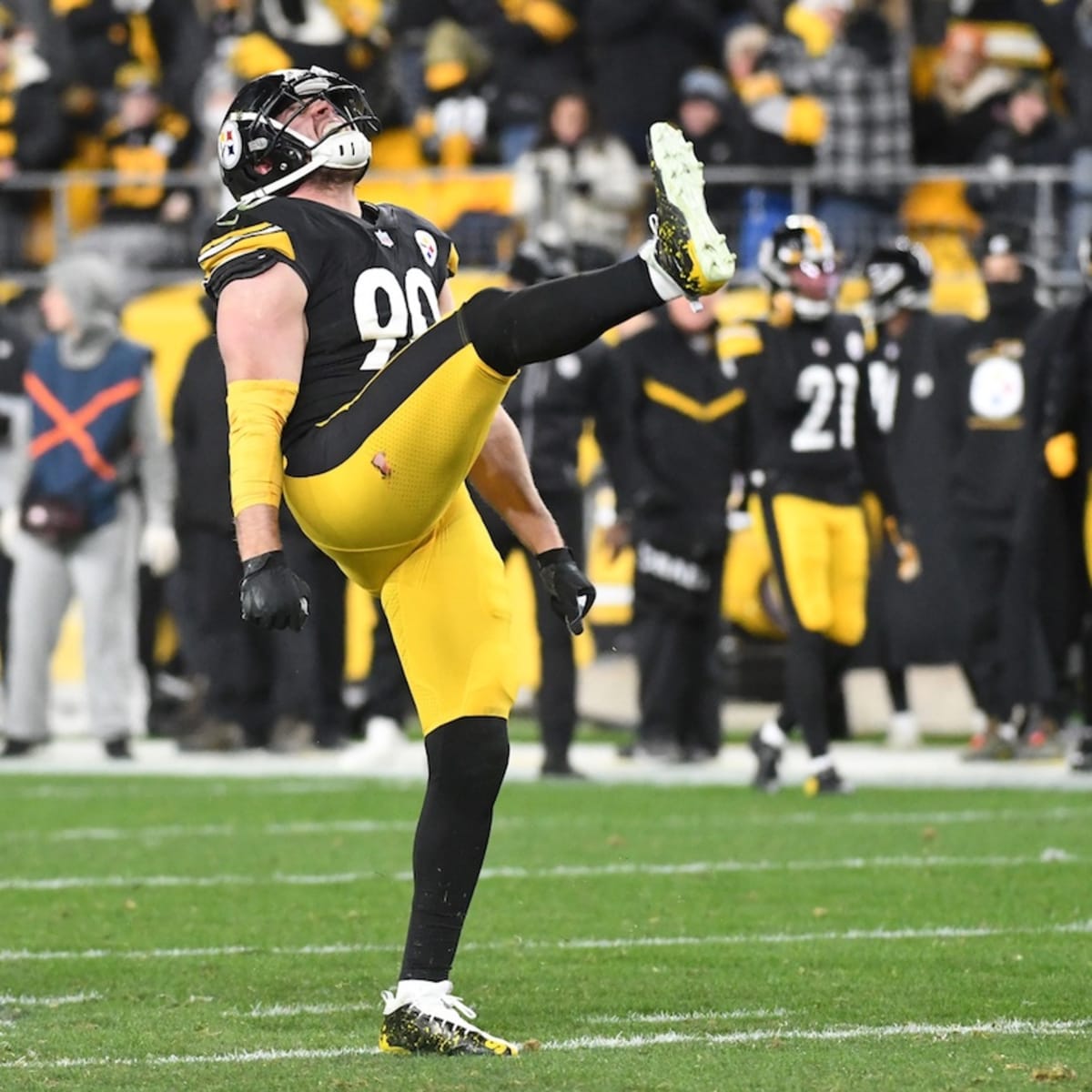 PFF] When TJ Watt played, Pittsburgh went 8-2 with a 79.0 team defense  grade. Without him, they went 1-6 with a 56.3 team defense grade — the  fourth-worst mark in the NFL