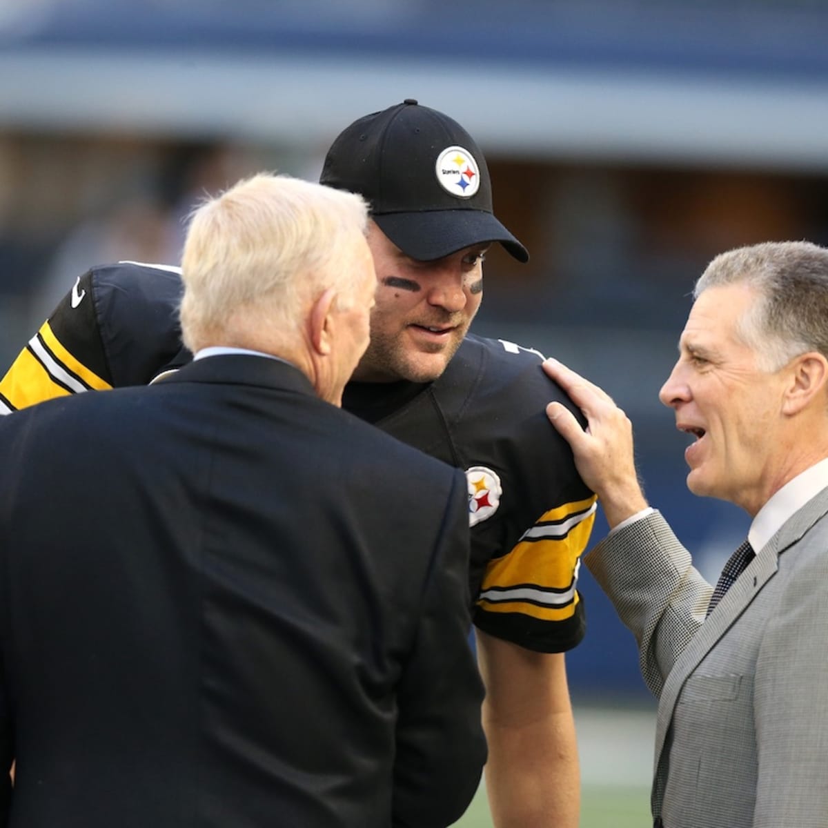 Pittsburgh Steelers Honor Ben Roethlisberger Following Retirement  Announcement - Sports Illustrated Pittsburgh Steelers News, Analysis and  More