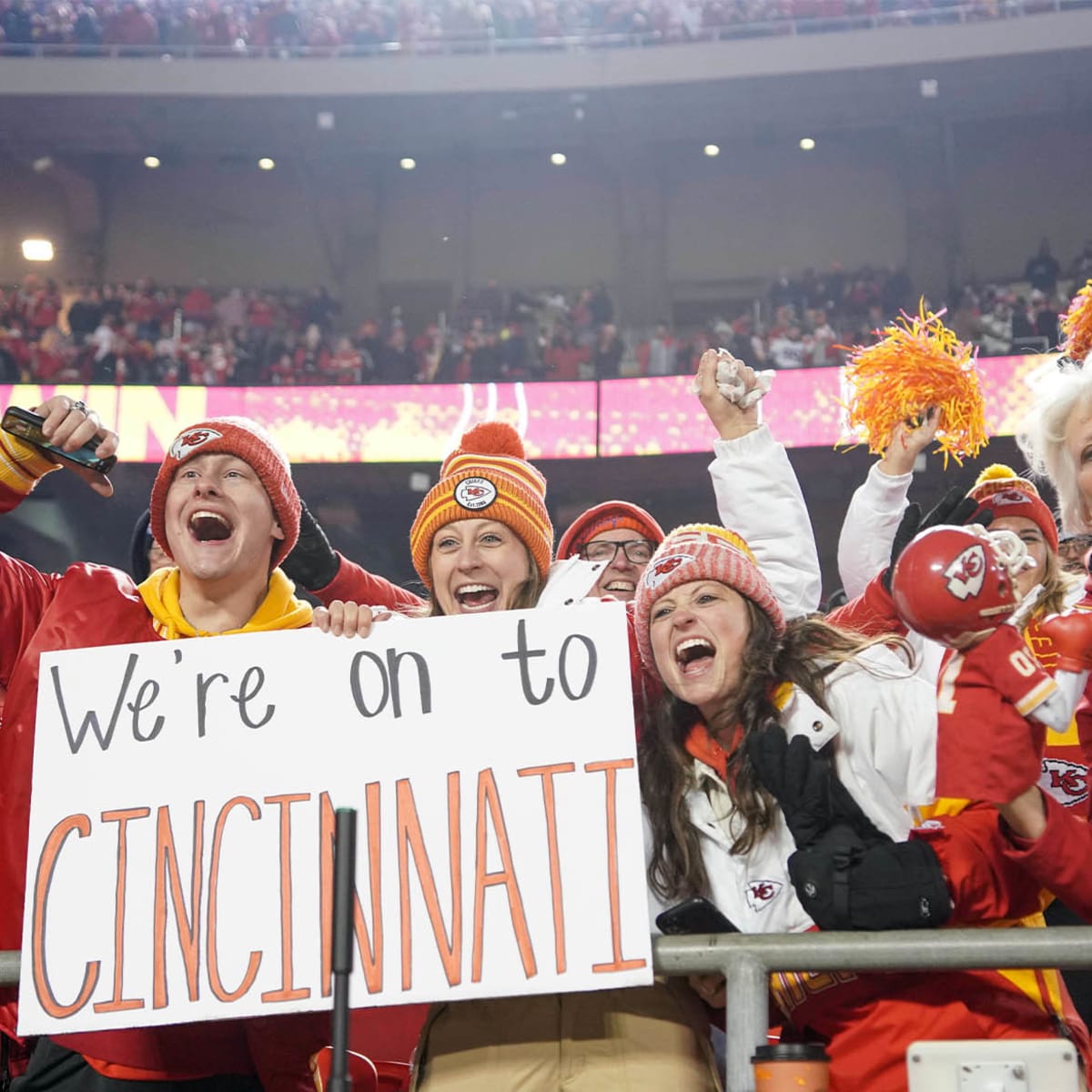 Bengals practice with fake crowd noise to prepare for Arrowhead Stadium  (video) - Sports Illustrated