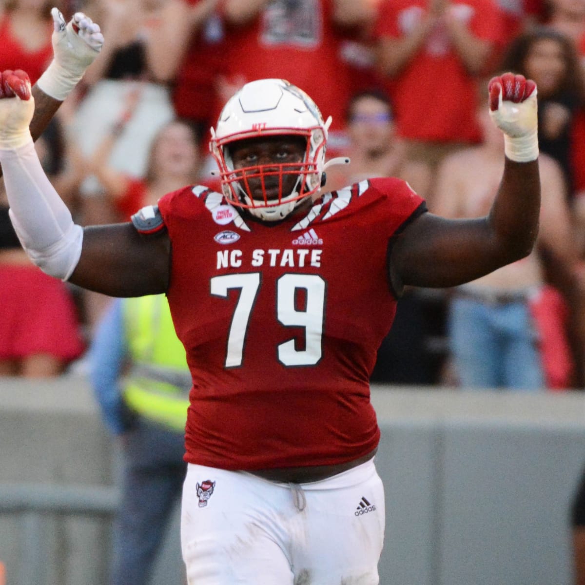 2022 NFL Mock Draft: Offensive Tackles Dominate Top of First Round - Visit NFL  Draft on Sports Illustrated, the latest news coverage, with rankings for NFL  Draft prospects, College Football, Dynasty and
