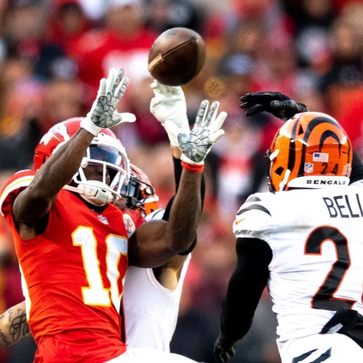 Bengals defense vs Chiefs' Tyreek Hill in AFC Championship