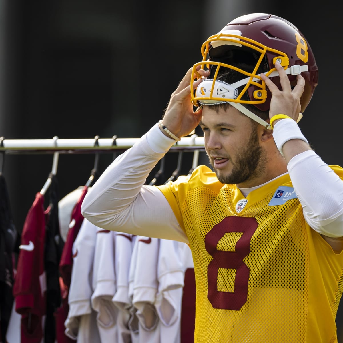 The Washington Football Team's New Uniforms Look Like FSU And Alabama's  Unis Made A Baby - BroBible