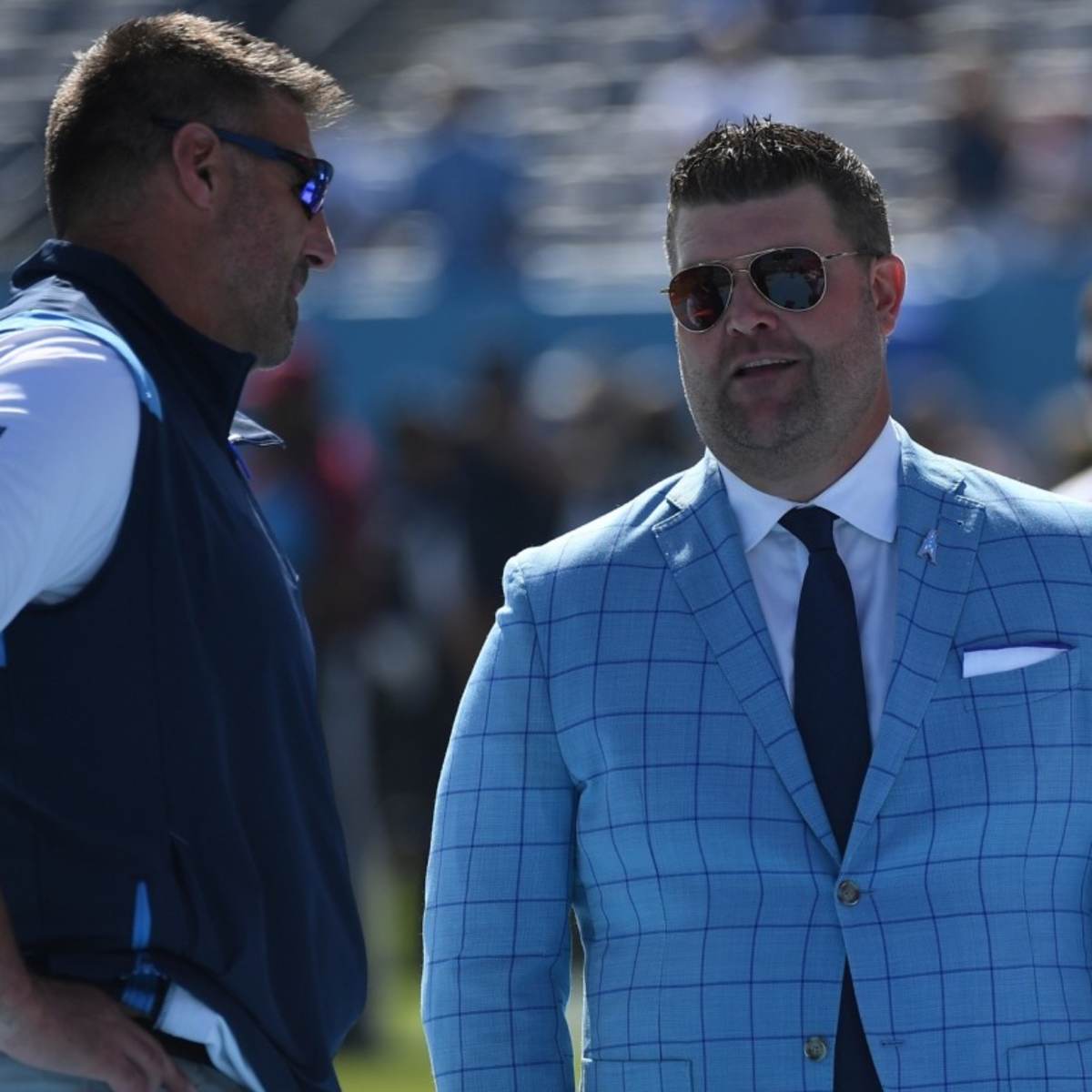 Tennessee Titans extend head coach Mike Vrabel, GM Jon Robinson 