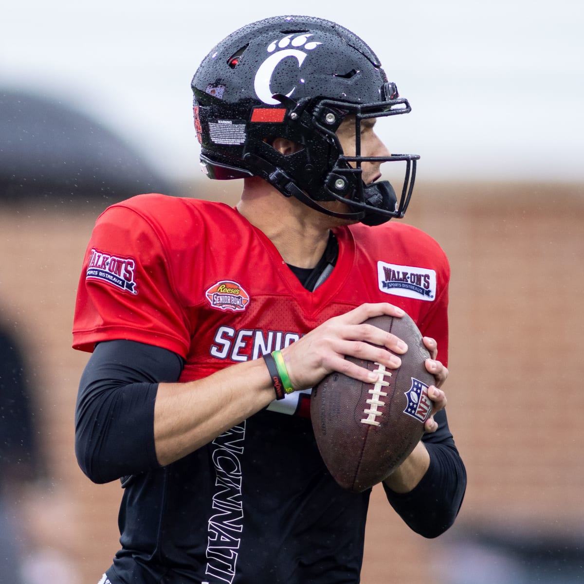 Marcus Mariota: 'Absolutely' Mentoring Desmond Ridder - All Bearcats