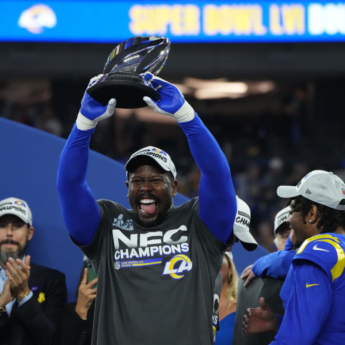 As Rams prepare for Super Bowl LVI, outside linebacker Von Miller draws on  experience with former team to help guide current team