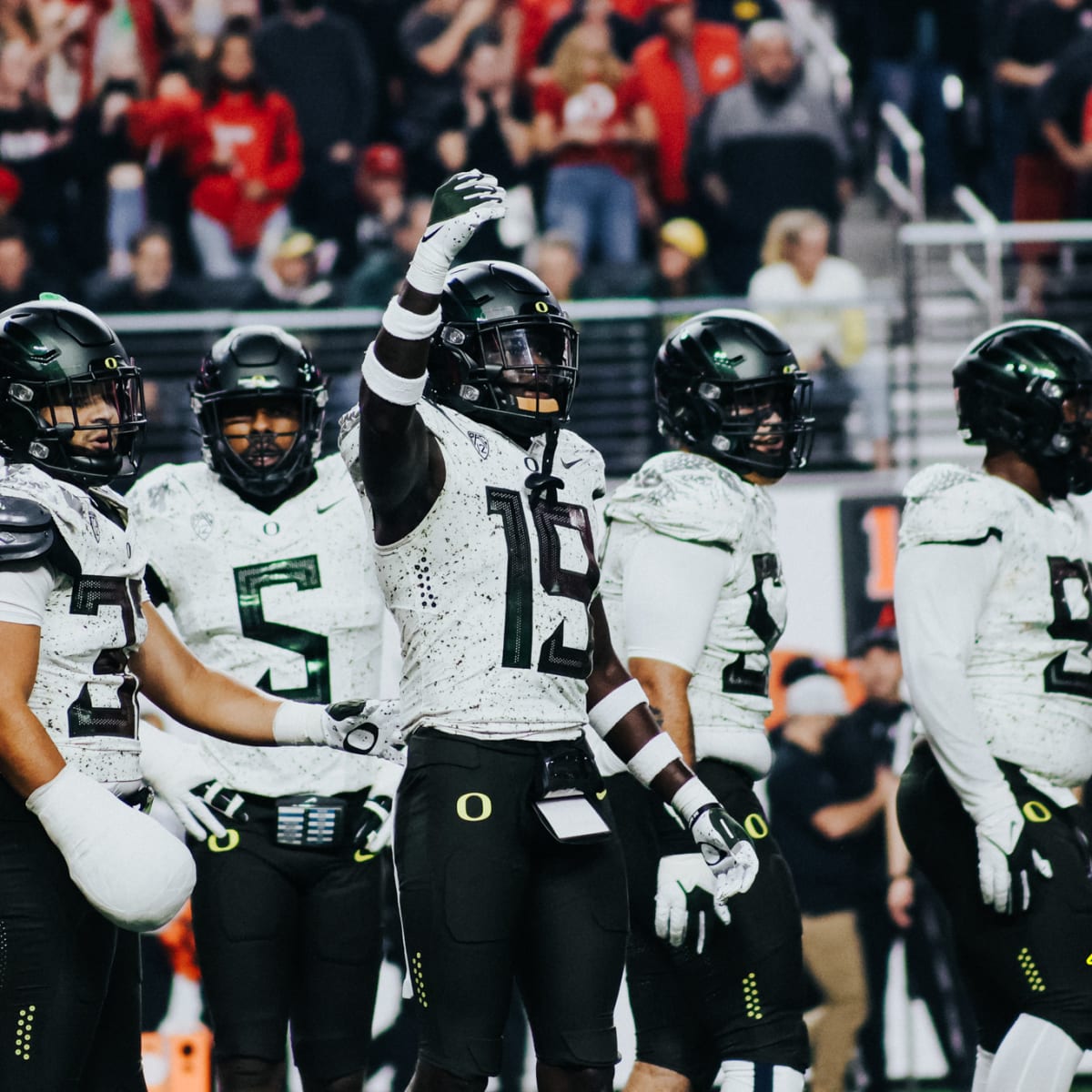 Oregon Football: Ranking the 2022 Oregon Ducks Football Uniforms - Sports  Illustrated Oregon Ducks News, Analysis and More