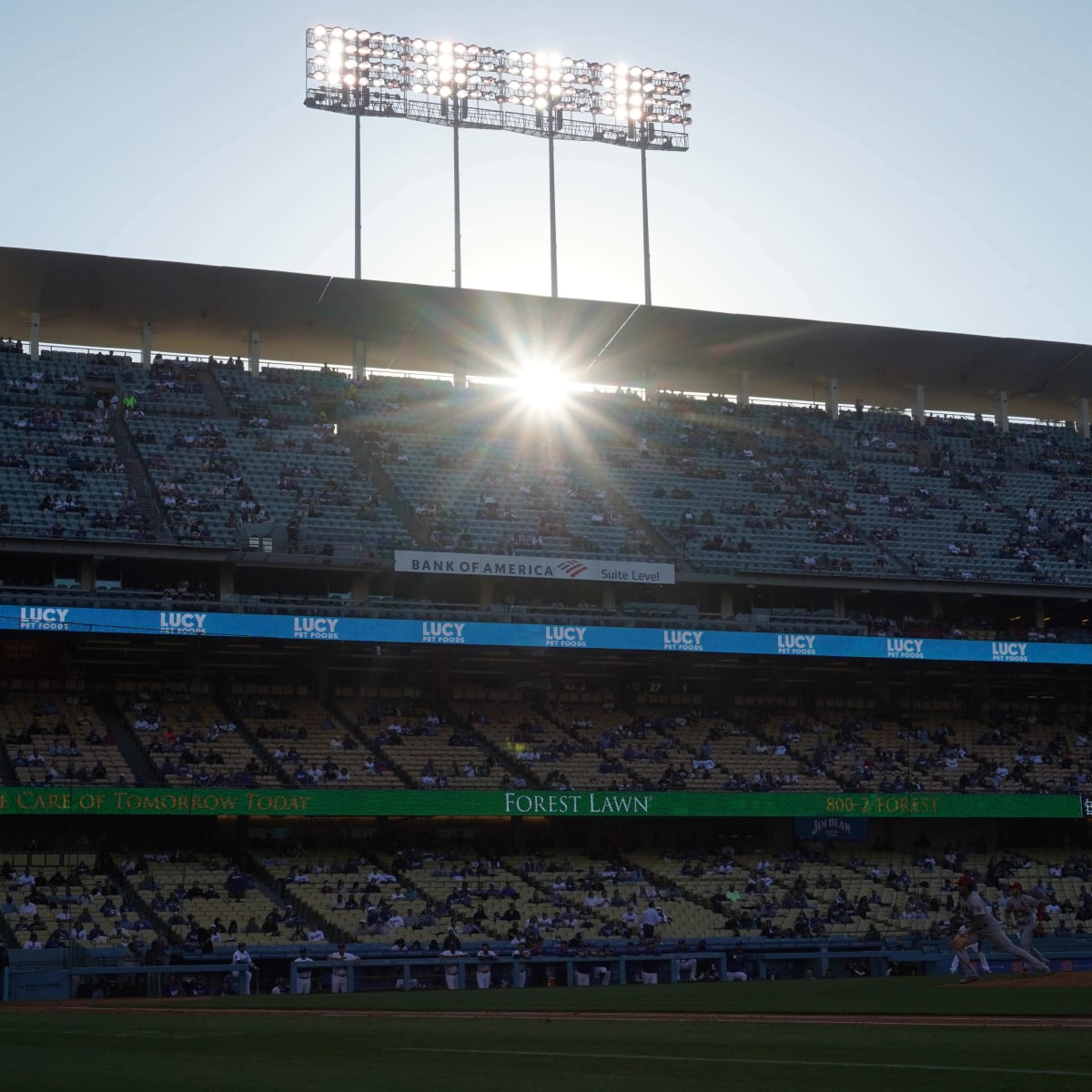 Dodgers News: Lance Lynn Leaves Team on Bereavement List, Gonzalez Recalled  - Inside the Dodgers