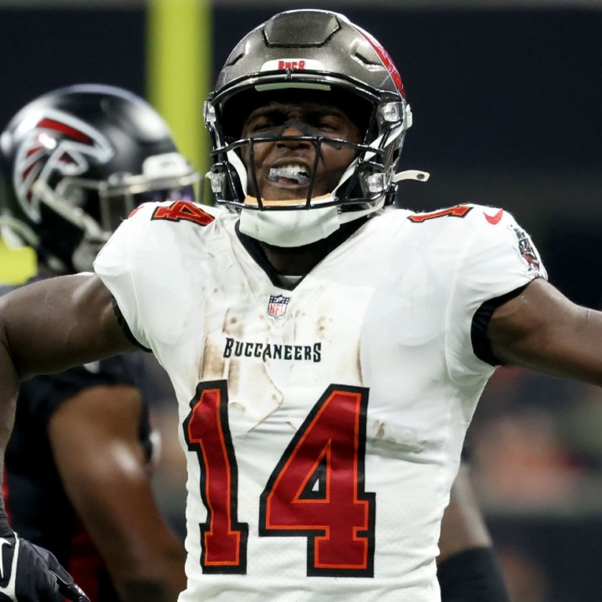 Bucs Face Another Long Free Agency List in 2022