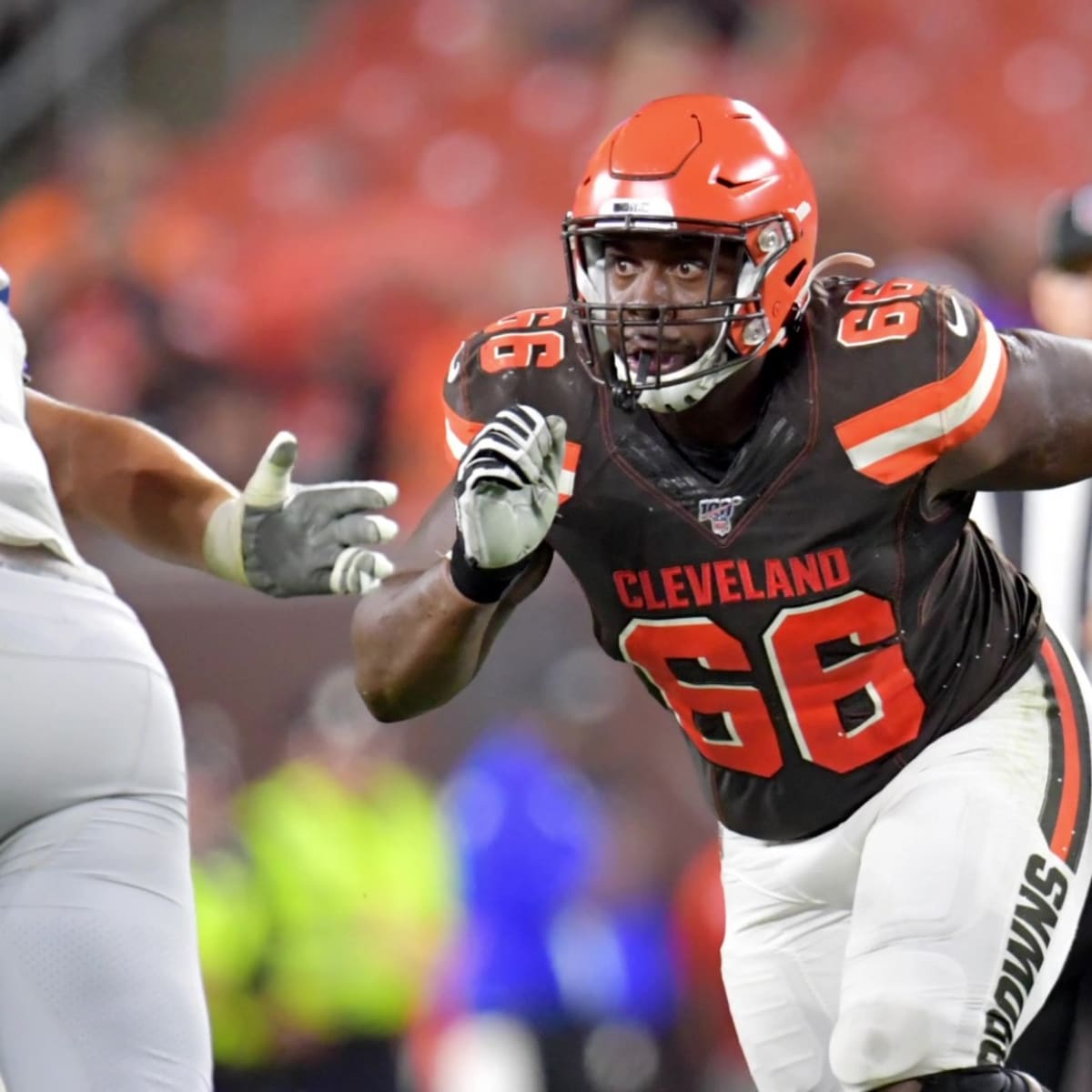 Bears Waive DE Ledarius Mack 