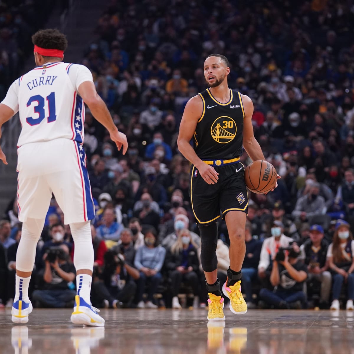 Seth Curry wearing number 3 as he joins his brother on the Warriors : r/nba
