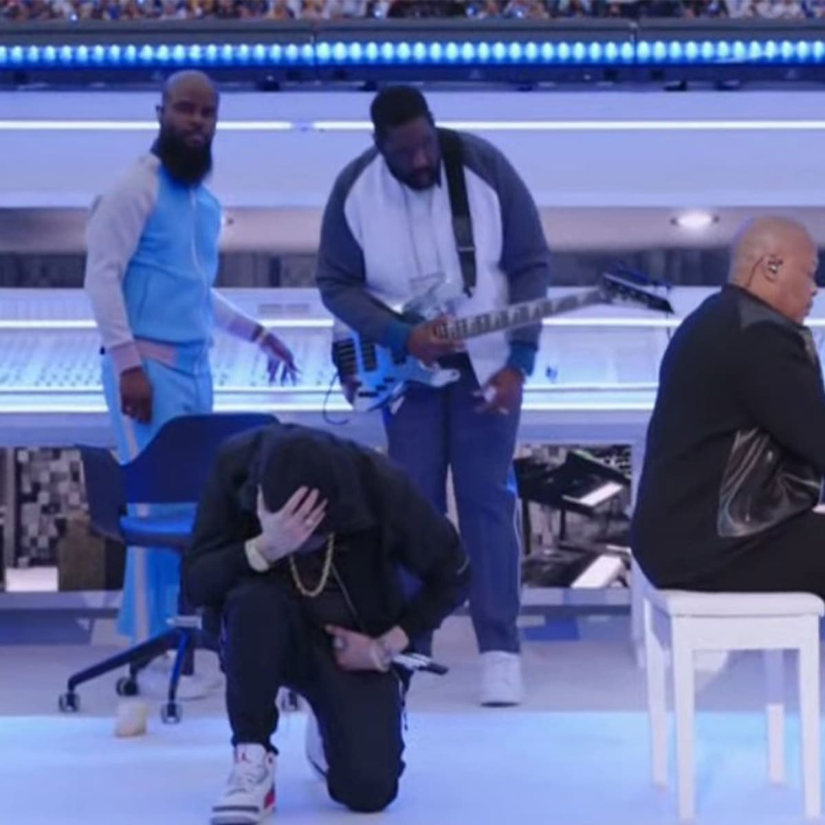 Did The NFL Approve Eminem Kneeling In Super Bowl Halftime?