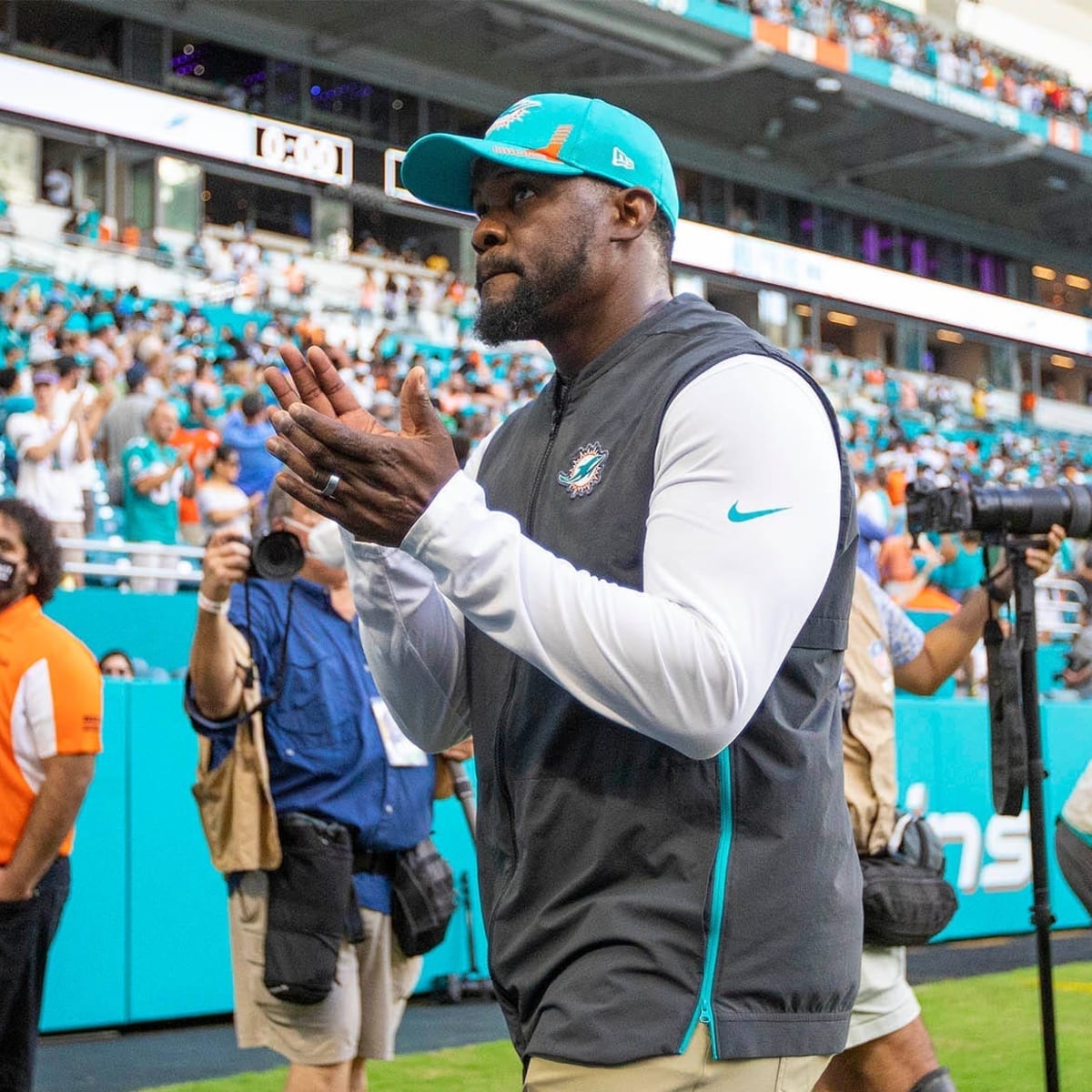 Dolphins players react to shocking Brian Flores firing