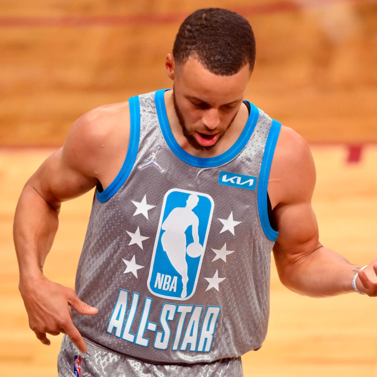 Stephen Curry sets NBA All-Star record for most 3-pointers, named game MVP