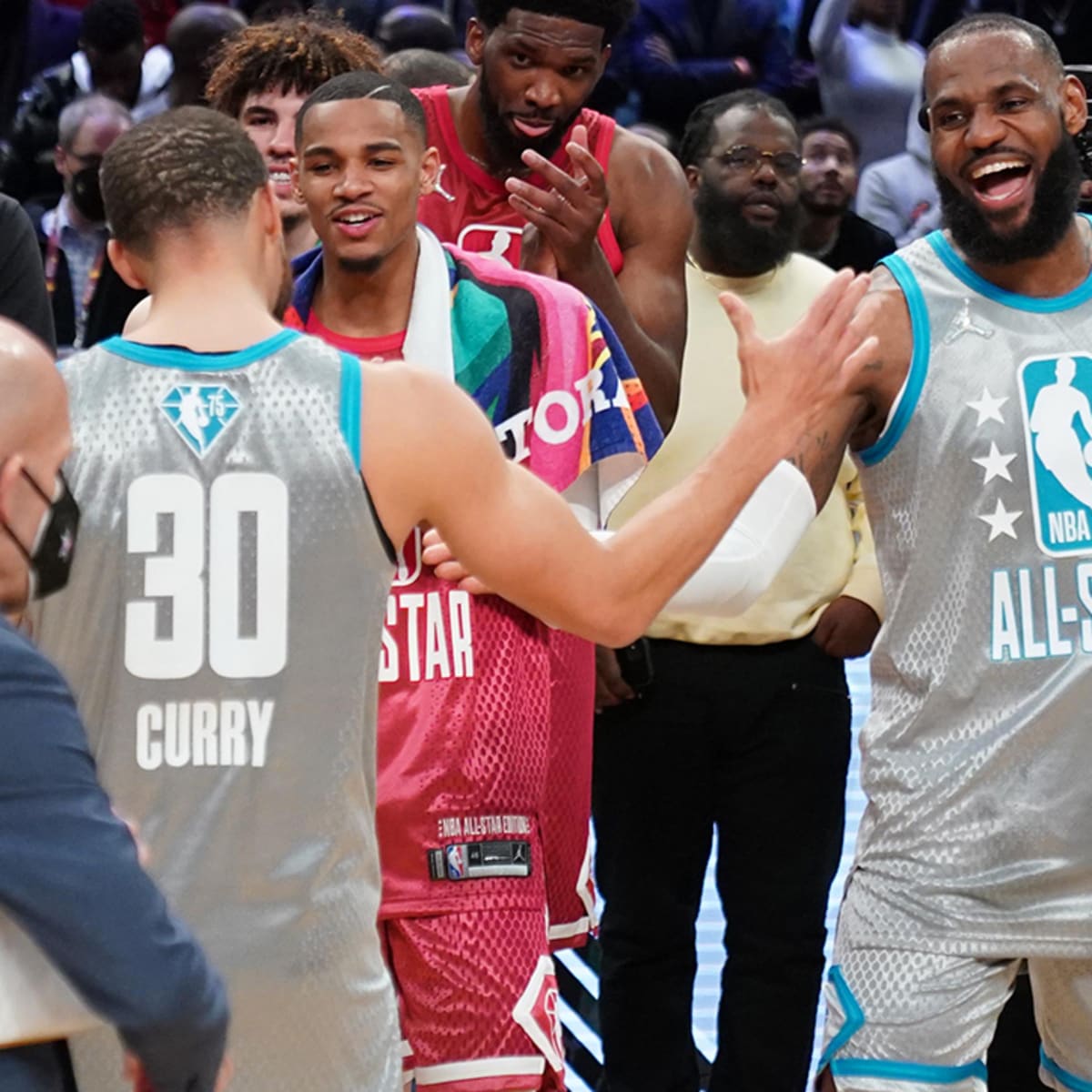 In NBA All-Star game, Steph Curry hits 3-point record, LeBron James gets  the win : NPR