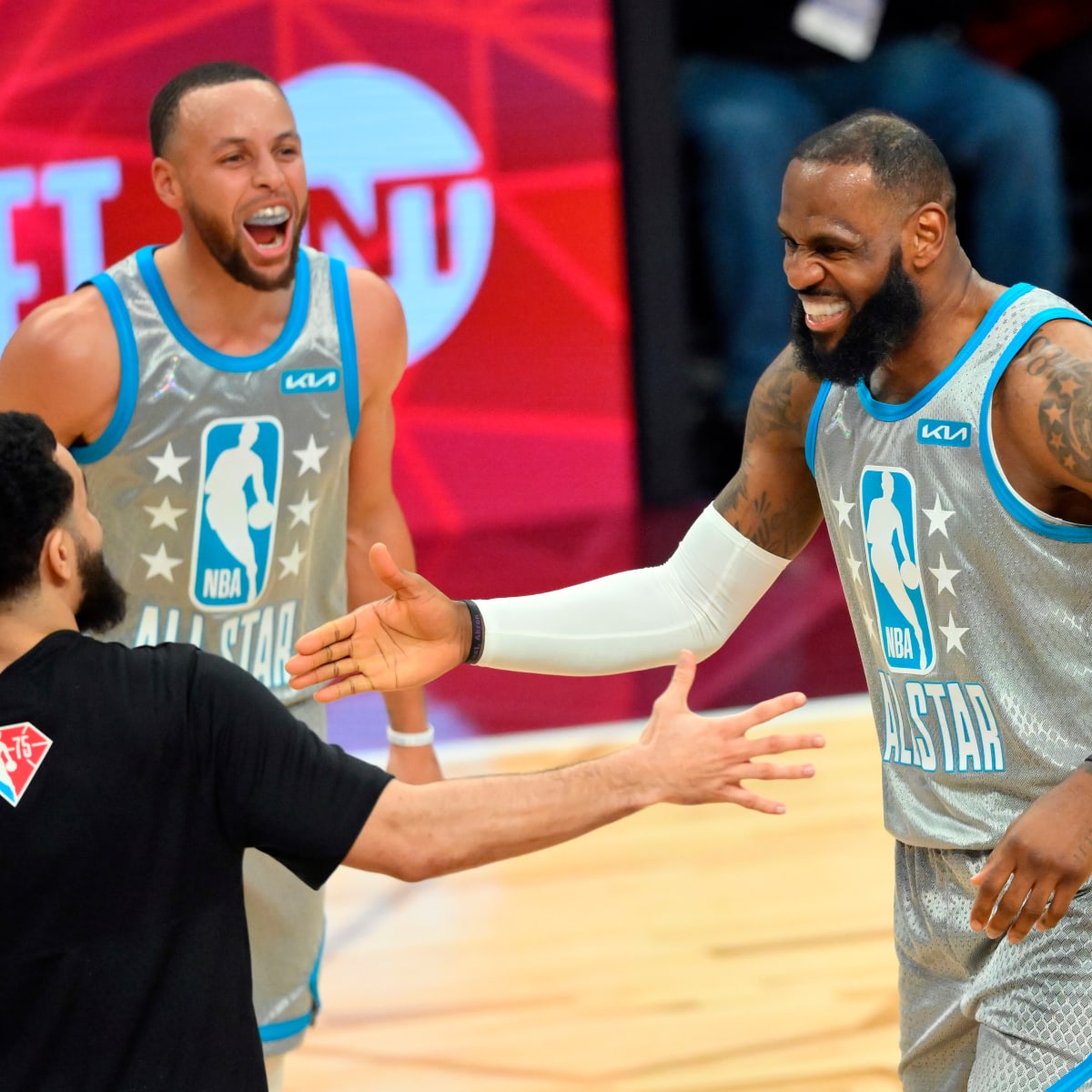 Stephen Curry, LeBron James steal show in NBA All-Star Game