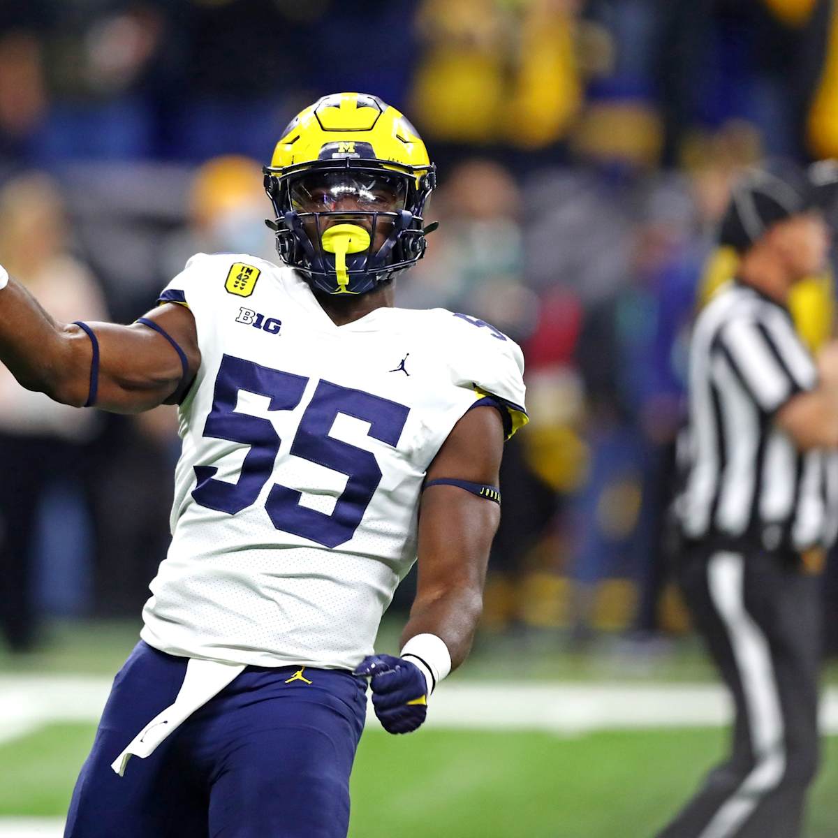 Michigan LB David Ojabo slips in new NFL mock draft from Todd