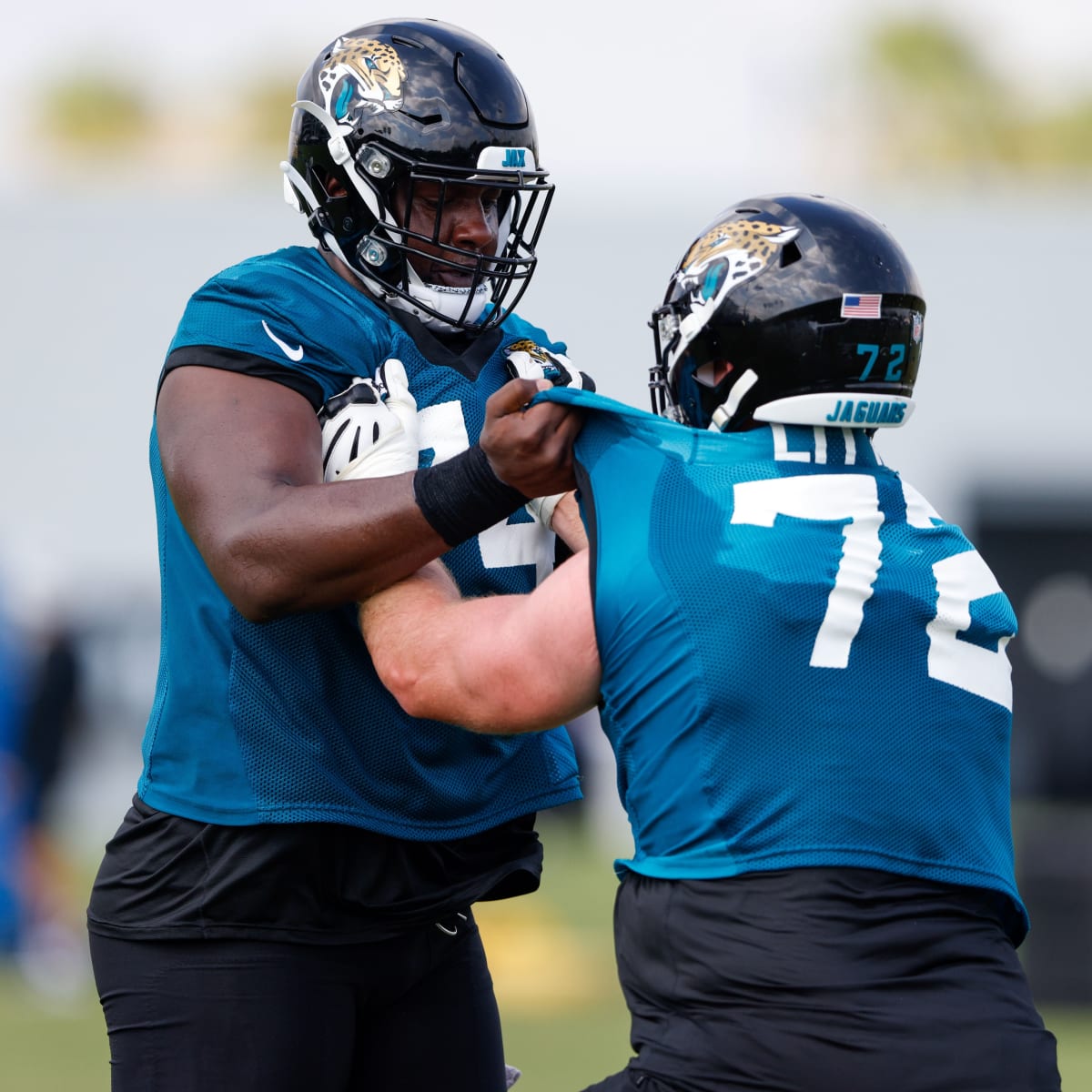 Jaguars keep Cam Robinson from hitting open market as free agent