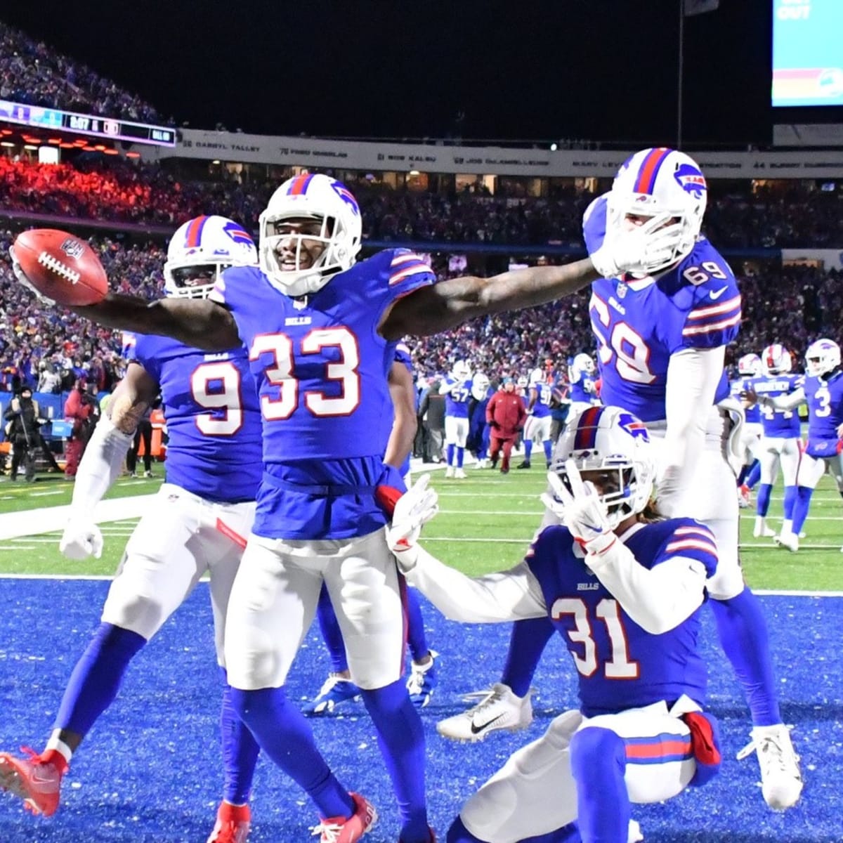 Bills re-sign Taiwan Jones for 2022