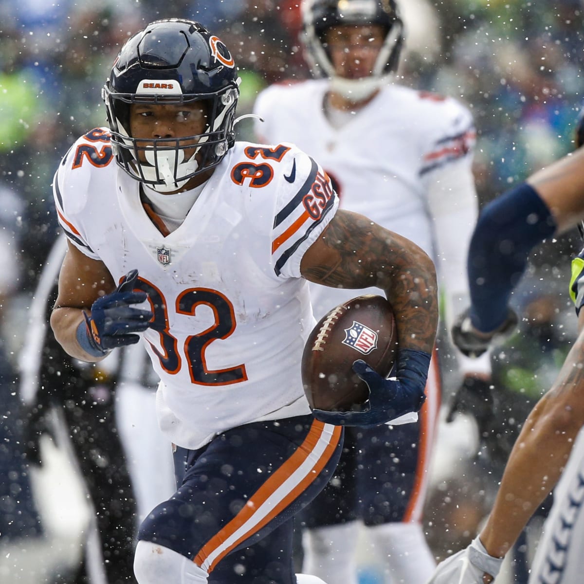 Chicago, Illinois, USA. 24th Nov, 2019. - Bears #32 David Montgomery in  action during the NFL Game between the New York Giants and Chicago Bears at  Soldier Field in Chicago, IL. Photographer: