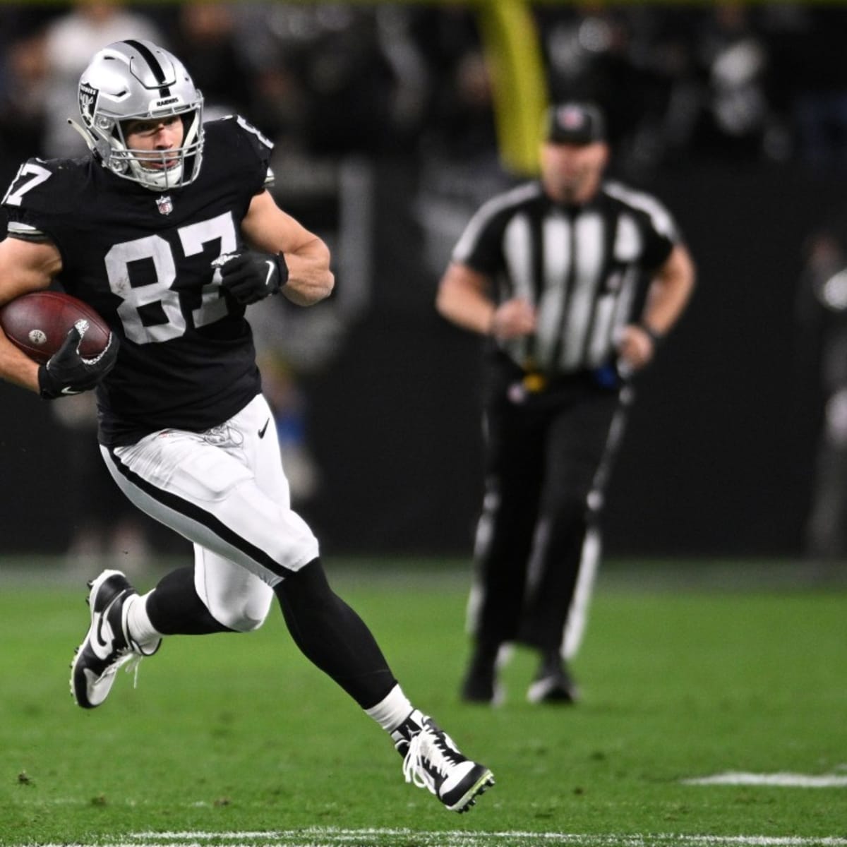 Raiders Season Review: Foster Moreau - Sports Illustrated Las