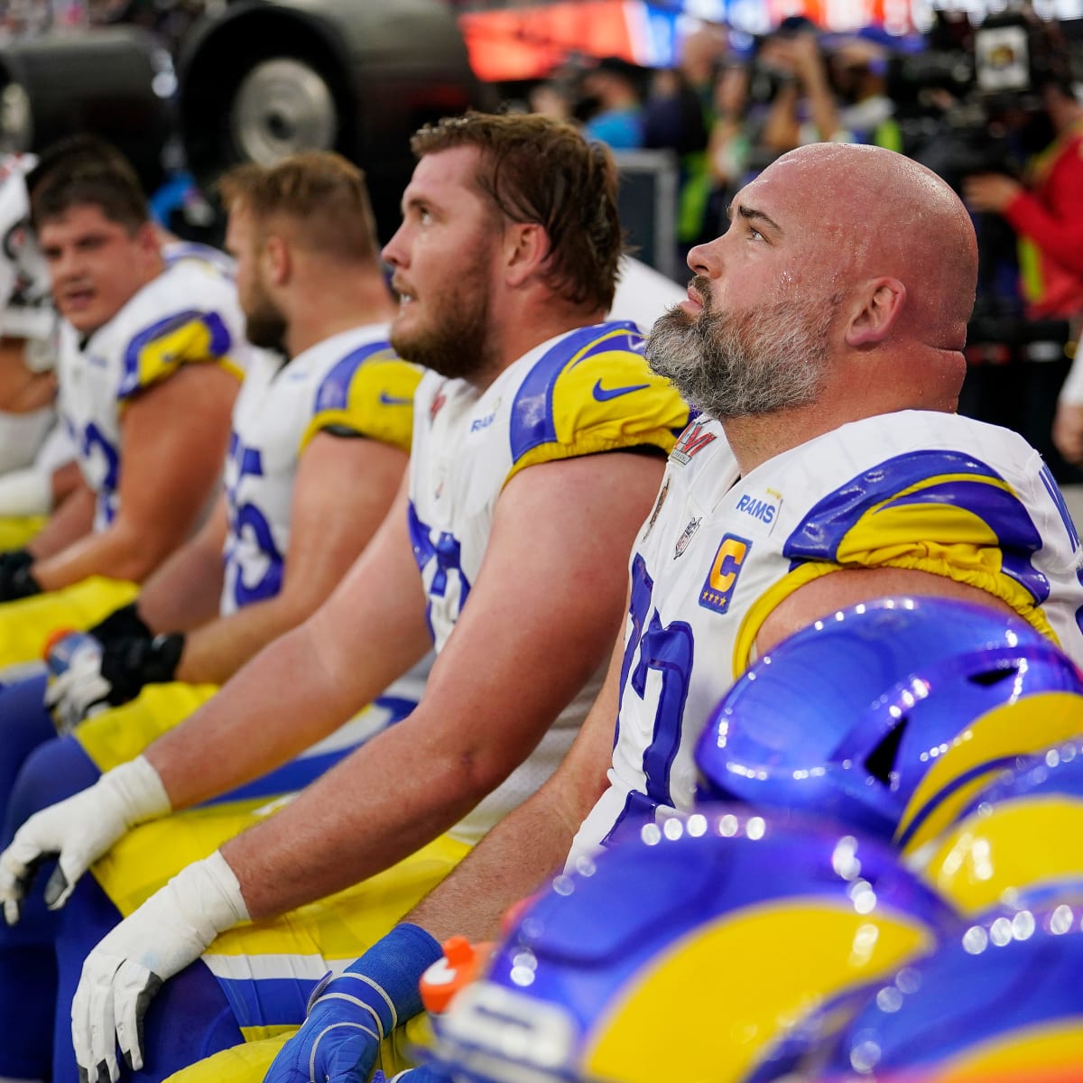 Veteran OT Andrew Whitworth staying with Rams on 3-year deal - ESPN