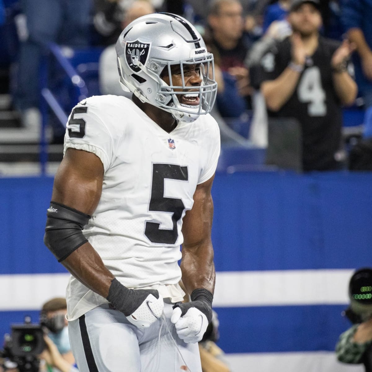 Las Vegas Raiders inside linebacker Cory Littleton (42) and Divine Deablo  (5) during the second half of an NFL football game against the Philadelphia  Eagles, Sunday, Oct. 24, 2021, in Las Vegas. (