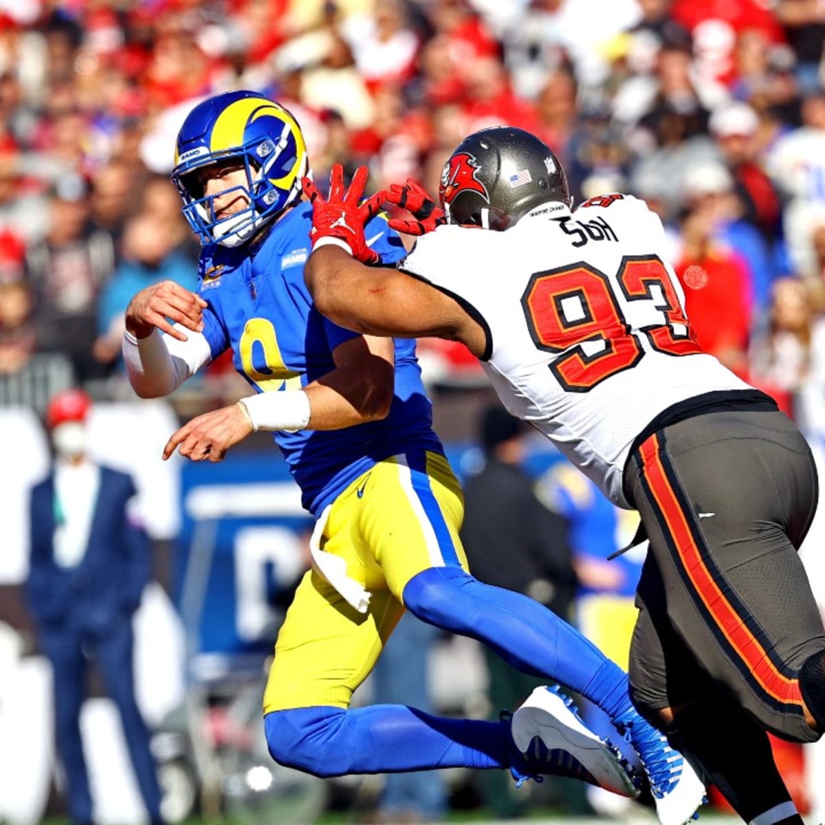 Tampa Bay Buccaneers defensive end Ndamukong Suh (93) sits on the