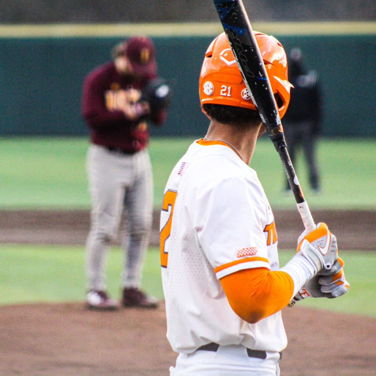 Dickey emerges as offensive force as Tennessee sweeps Iona, Baseball