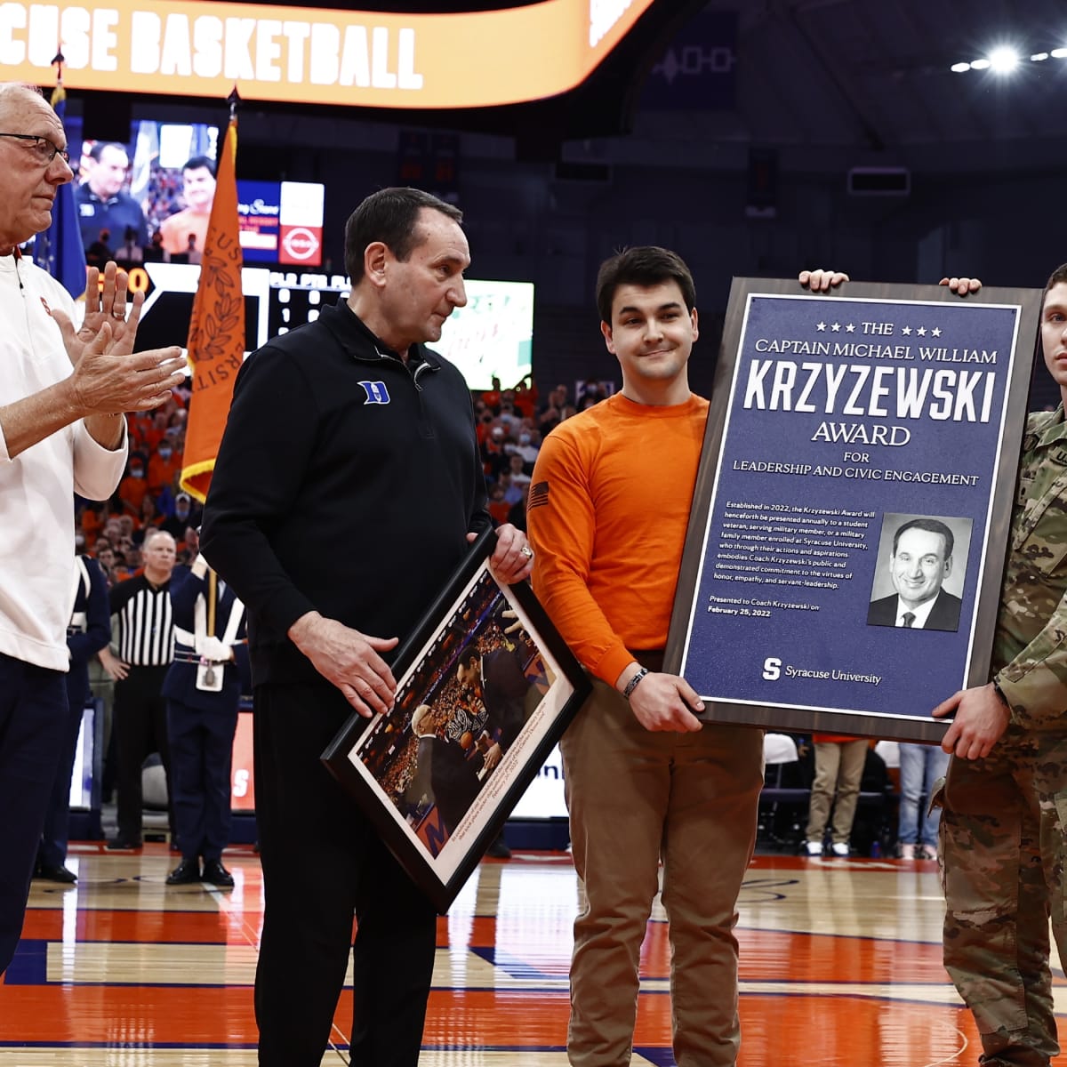 Syracuse, Jim Boeheim Honor Mike Krzyzewski in Pregame Ceremony - Sports  Illustrated Syracuse Orange News, Analysis and More