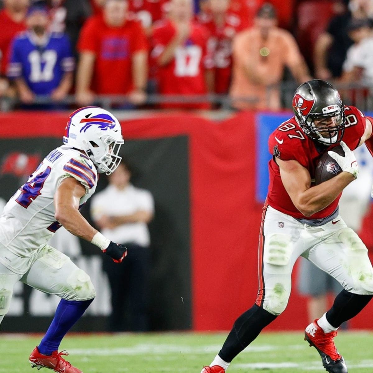 WATCH: Rob Gronkowski spikes Buffalo Bills hat at weekend wedding