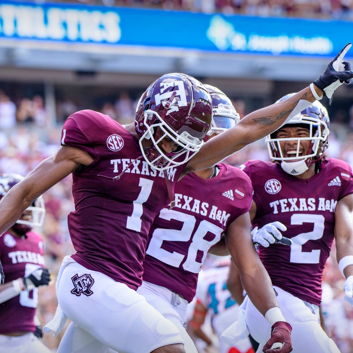 Texas A&M Aggies LB Von Miller Returns To Practice With Buffalo