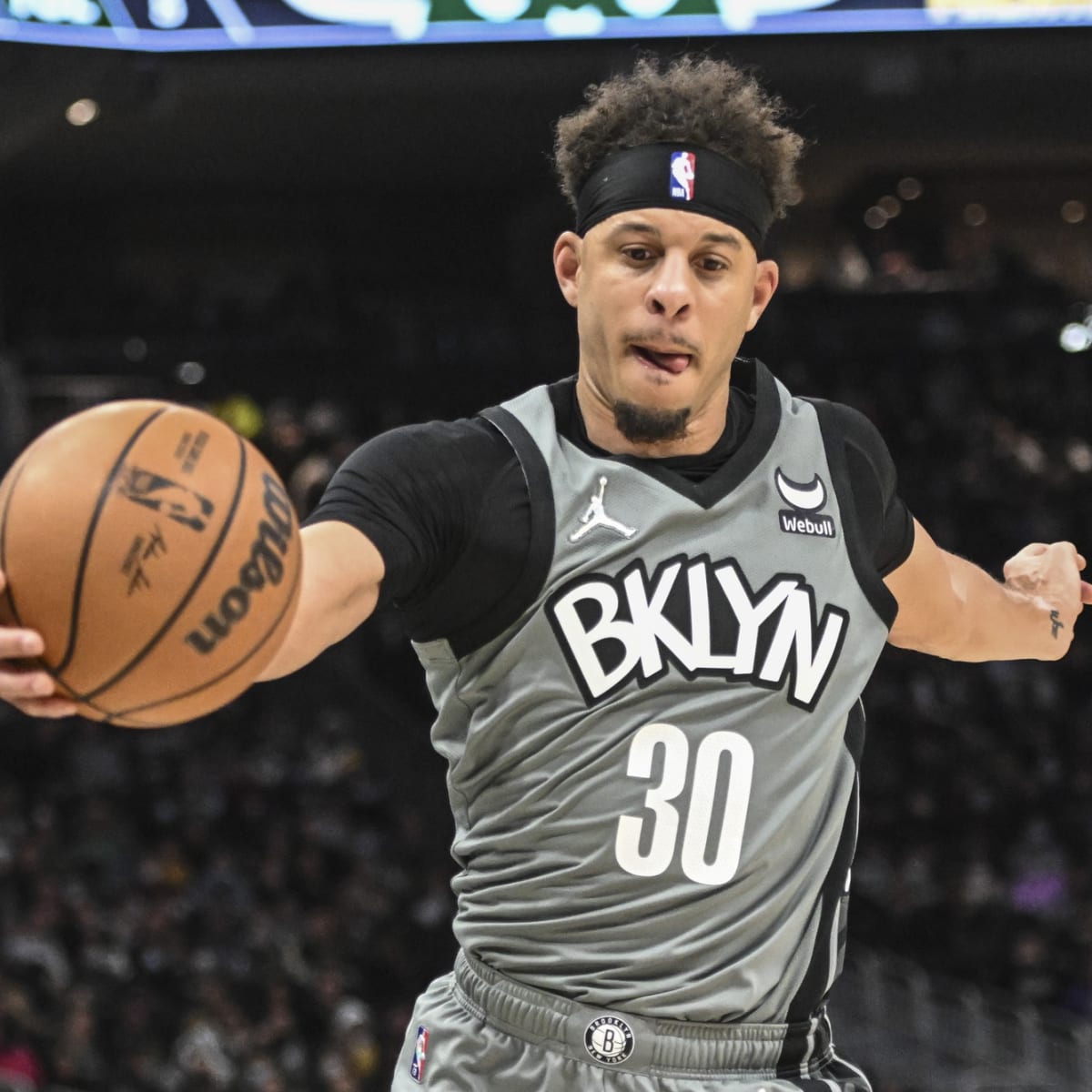 Watch Seth Curry S Incredible Finish At The Rim In Nets Raptors Game Fastbreak On Fannation