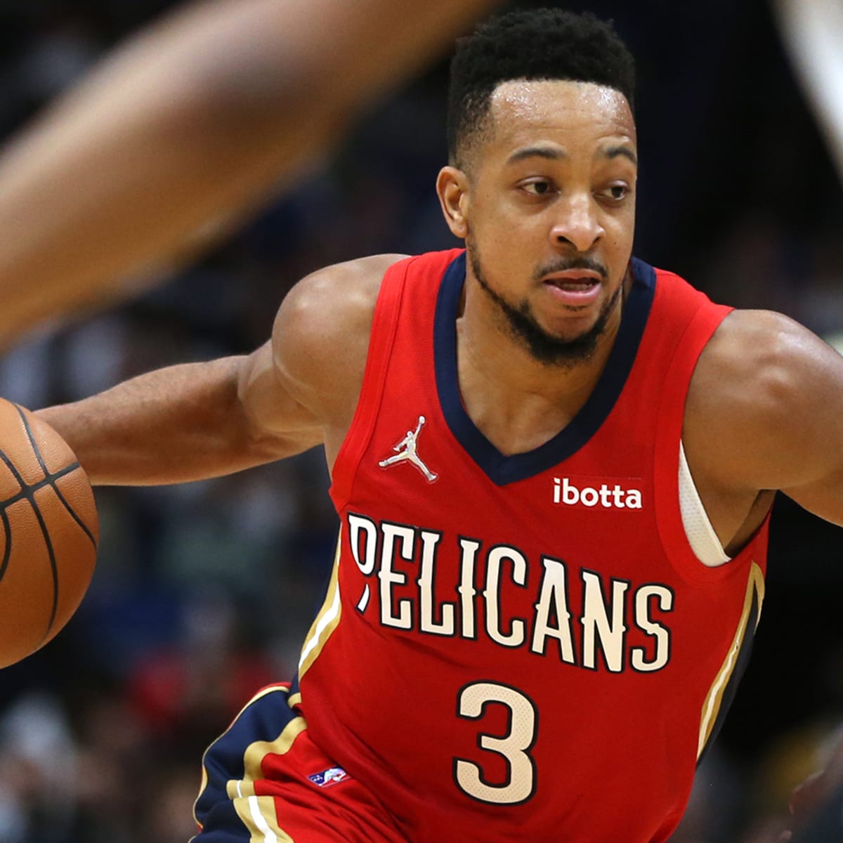 CJ McCollum signs a two-year, $64 million extension with the New