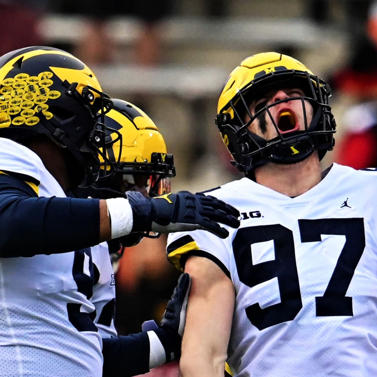 Watch: Michigan's Aidan Hutchinson runs insane cone-drill time, shows off  power at NFL combine 