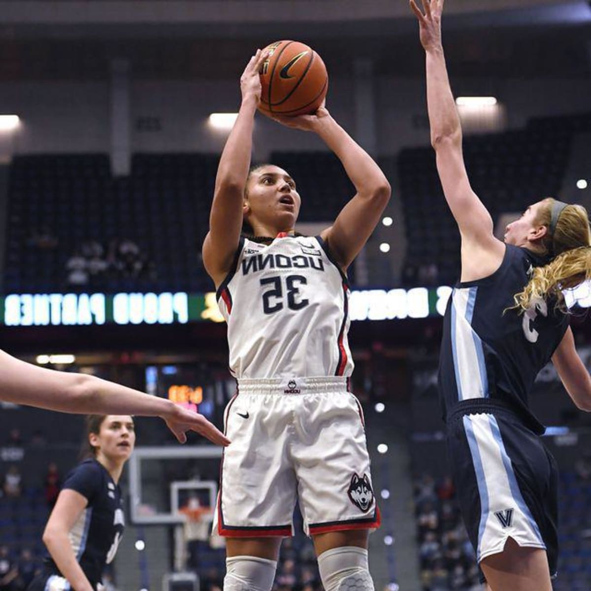 UConn women's basketball defeats Villanova to win Big East Tournament  championship - The UConn Blog