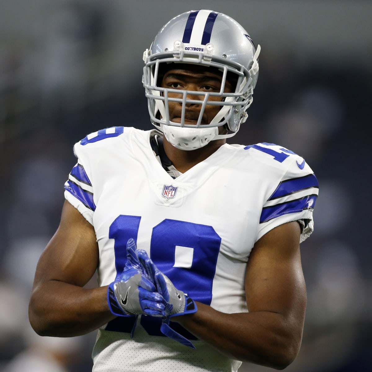 Amari Cooper of the Dallas Cowboys makes a touchdown pass reception