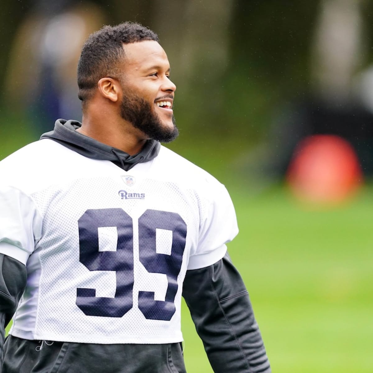 Aaron Donald Returns to Pitt to Train With Panthers - Sports Illustrated  Pittsburgh Panthers News, Analysis and More