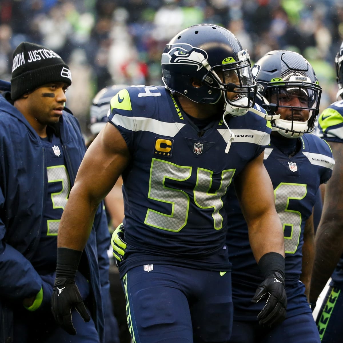 Report: Russell Wilson Recruiting Bobby Wagner To Join Broncos