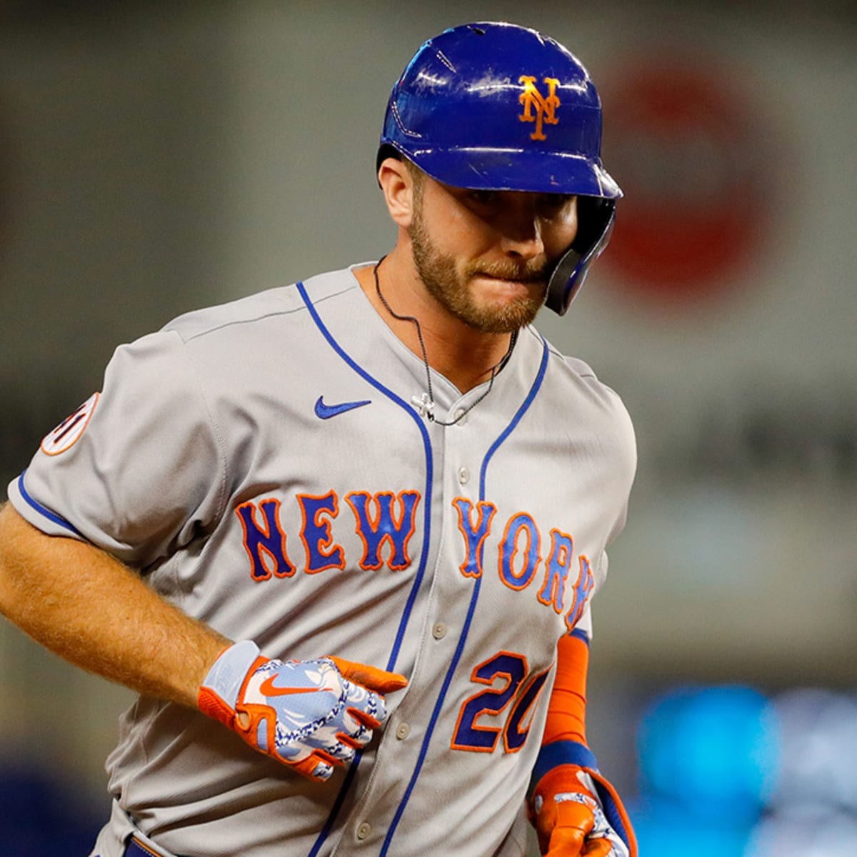 Pete Alonso survives 'brutal' car accident on way to Mets spring