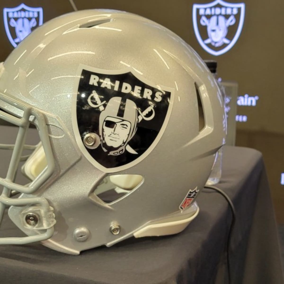 Raiders news: ESPN doesn't like Las Vegas' receivers - Silver And