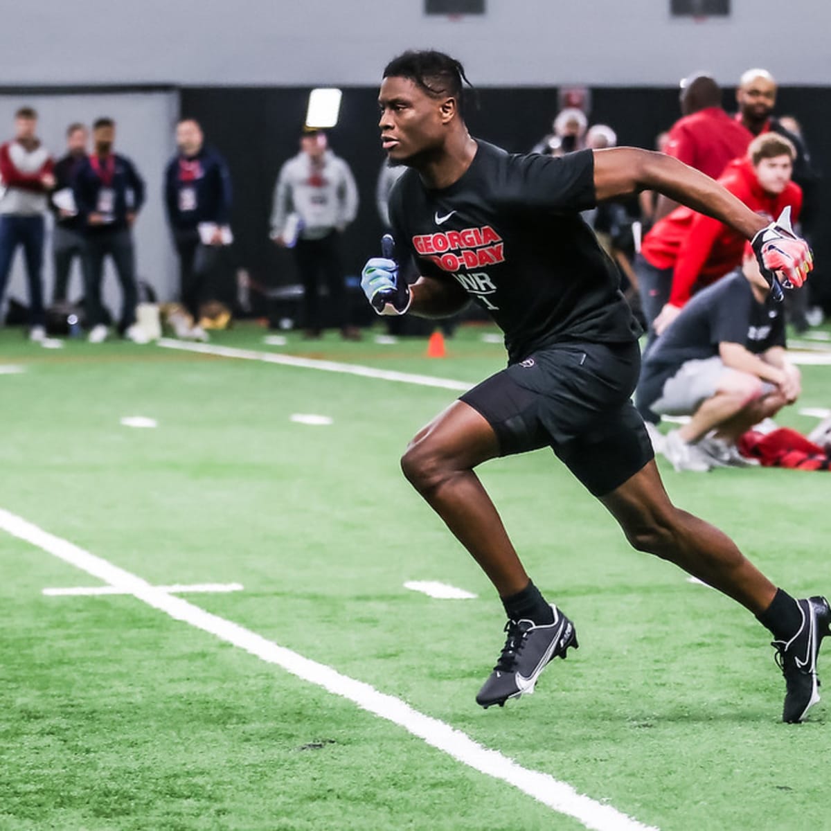 George Pickens, Carson Beck put on passing show at Georgia's Pro Day