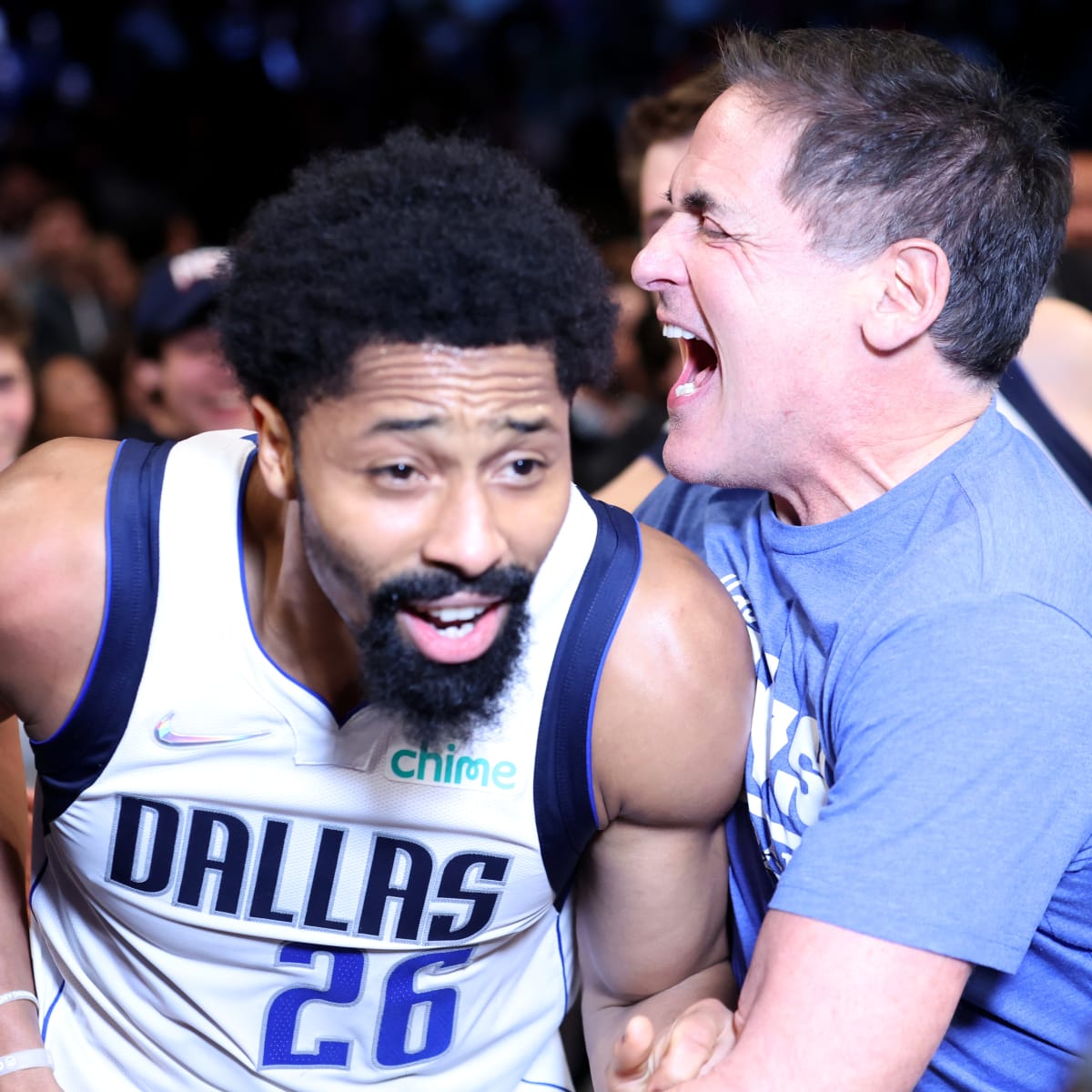 Dinwiddie hits 3 at buzzer, Mavericks beat Nets 113-111