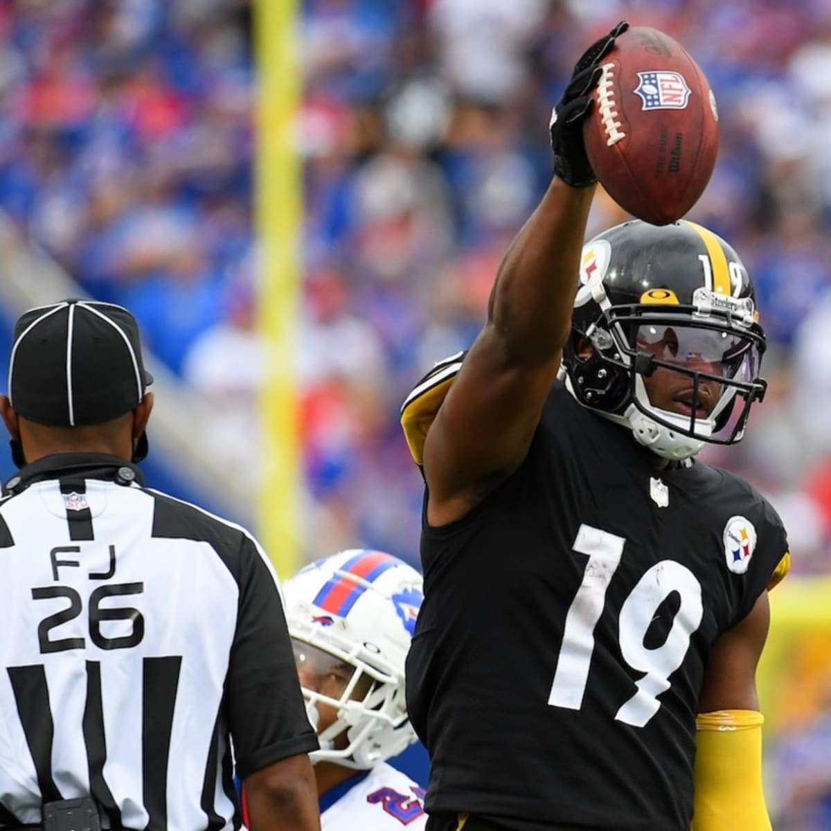 Photo: Chiefs JuJu Smith-Schuster Celebrates a First Down - KCP20230121189  