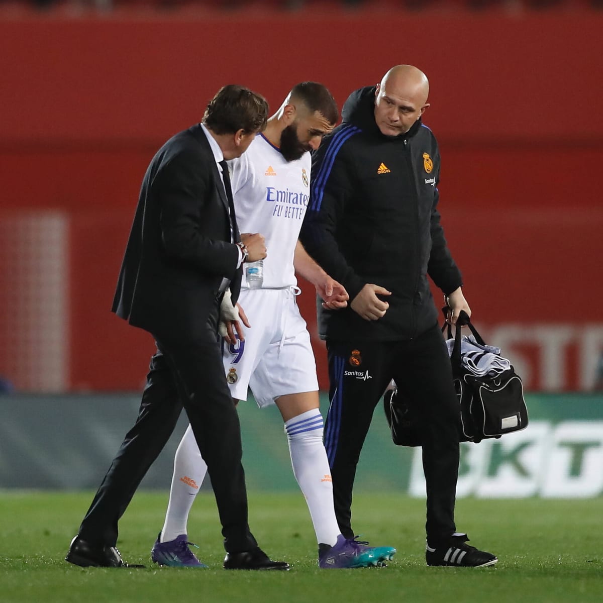 France star Karim Benzema out for World Cup with leg injury