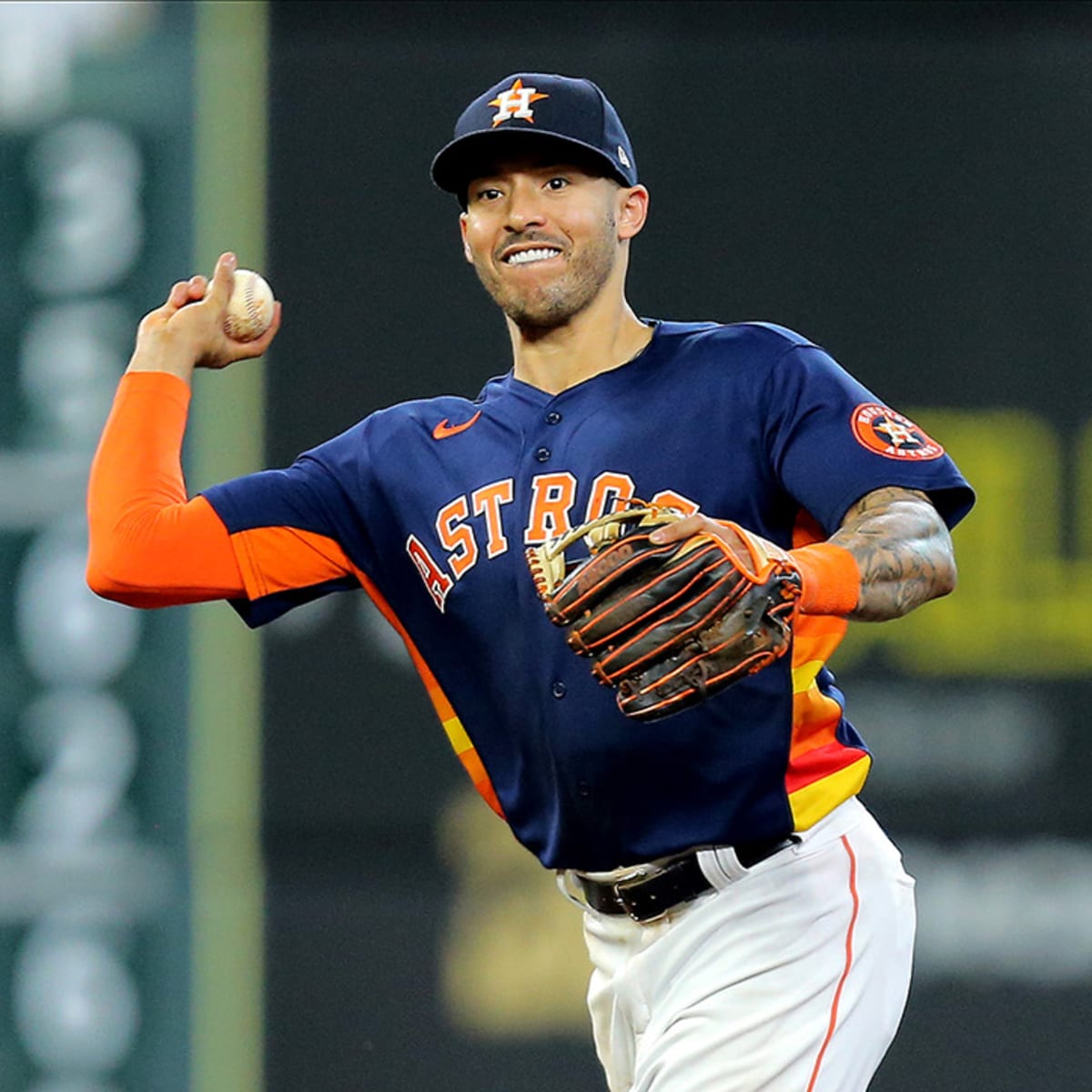 Carlos Correa lands record-breaking deal with Giants
