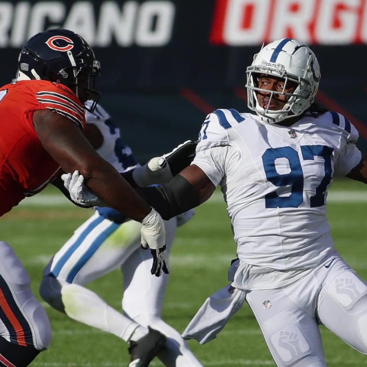 Chicago Bears to release DE Al-Quadin Muhammad