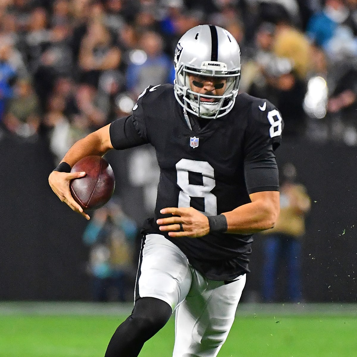 First look at Marcus Mariota in a Raiders uniform. : r/ducks