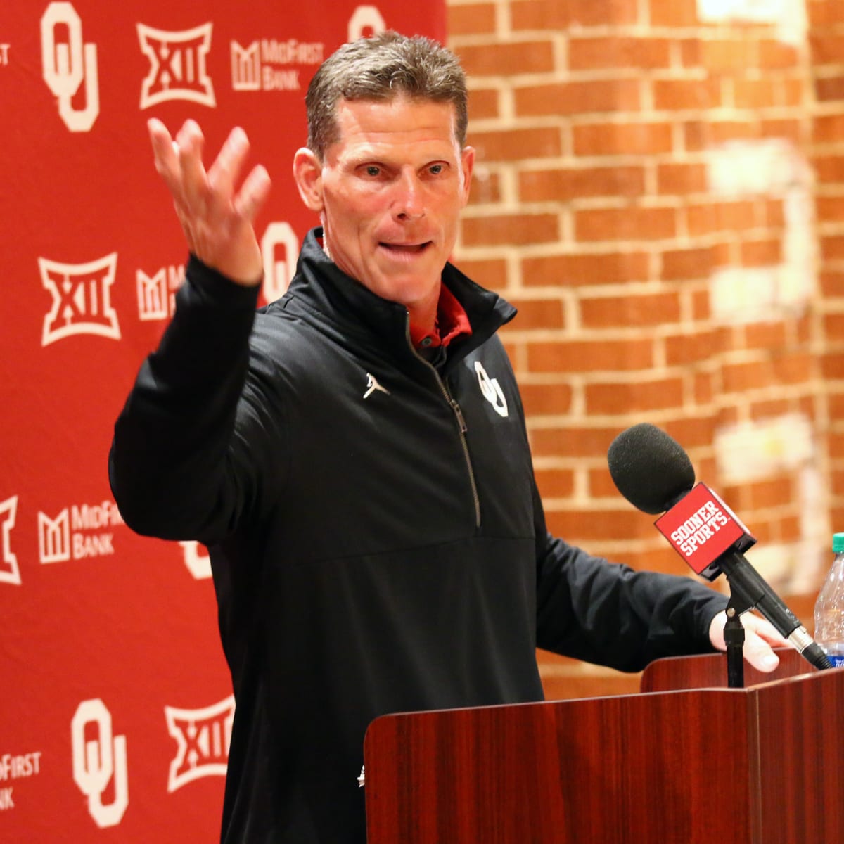 Brent Venables, OU football took 'a punch' last season, but feels they made  strides needed during spring camp, Sports