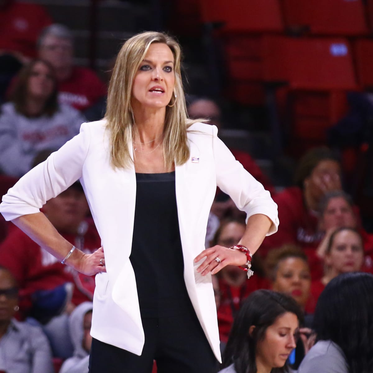 Jennie Baranczyk, women's college basketball coaches have fashion game