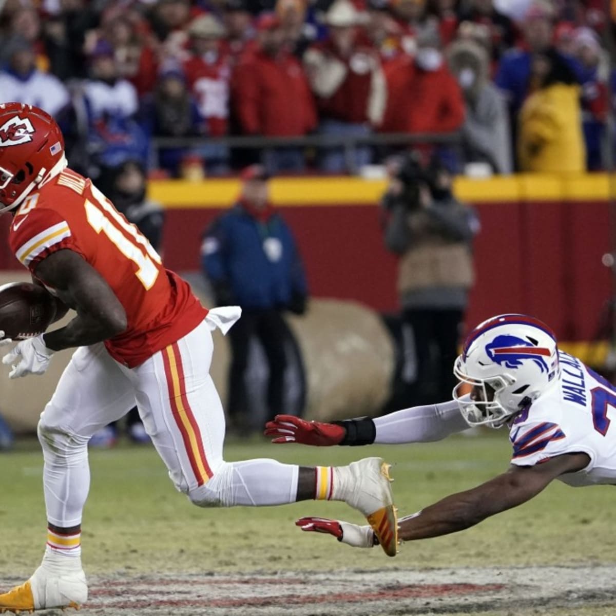 NFL Punishes Tyreek Hill for His Actions Against Bills